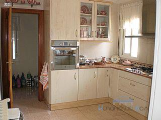 Дом в Испании с большим участком и очаровательным садом